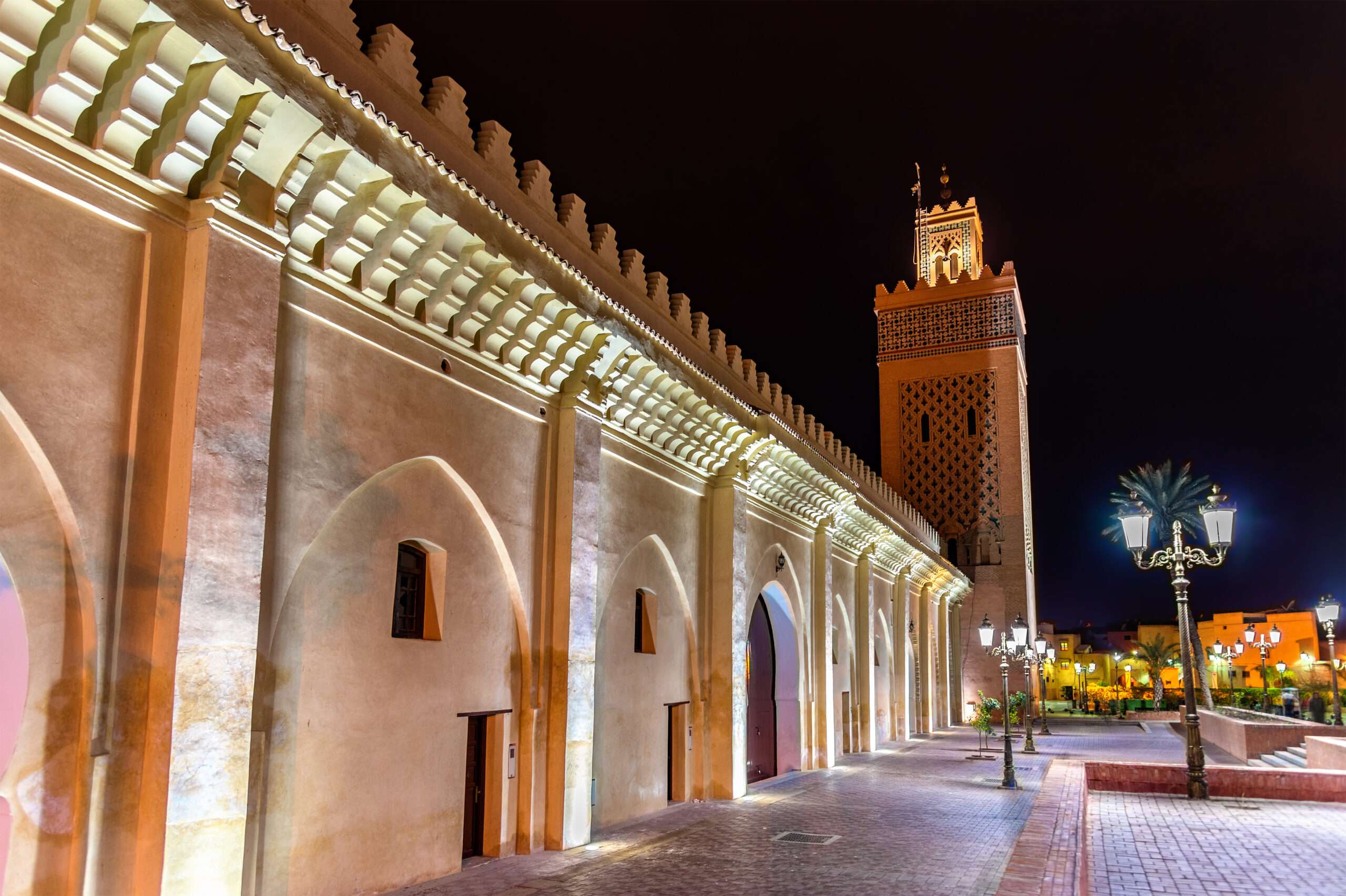 vol-en-montgolfiere-marrakech – lever-du-soleil-atlas-maroc – golf-luxe-marrakech – visite-privee-souk-marrakech – artisans-marocains-medina – visite-historique-marrakech – jardins-majorelle-marrakech – excursion-vallee-ourika-atlas-maroc – restaurants-marrakech-selection – experience-authentique-maroc