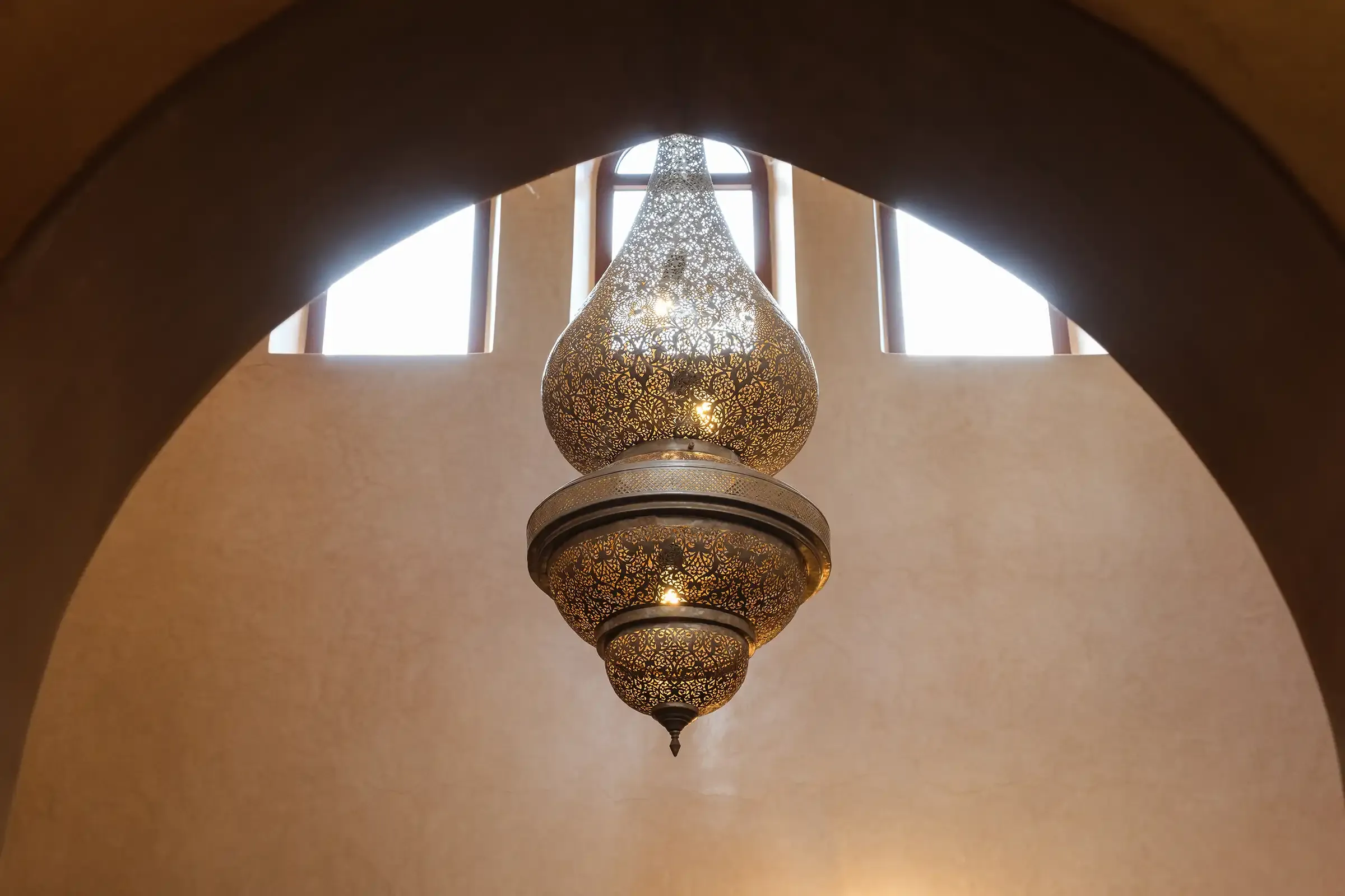 villa-hilin-marrakech – facade-villa-hilin-maroc – piscine-privee-villa-hilin – salon-contemporain-villa-hilin – jardin-villa-hilin-marrakech – terrasse-villa-hilin-maroc – chambre-olive-villa-hilin – chambre-citron-villa-hilin – chambre-orange-villa-hilin – chambre-figue-villa-hilin – salle-deau-villa-hilin – dressing-villa-hilin – climatisation-villa-hilin – conciergerie-privee-villa-hilin